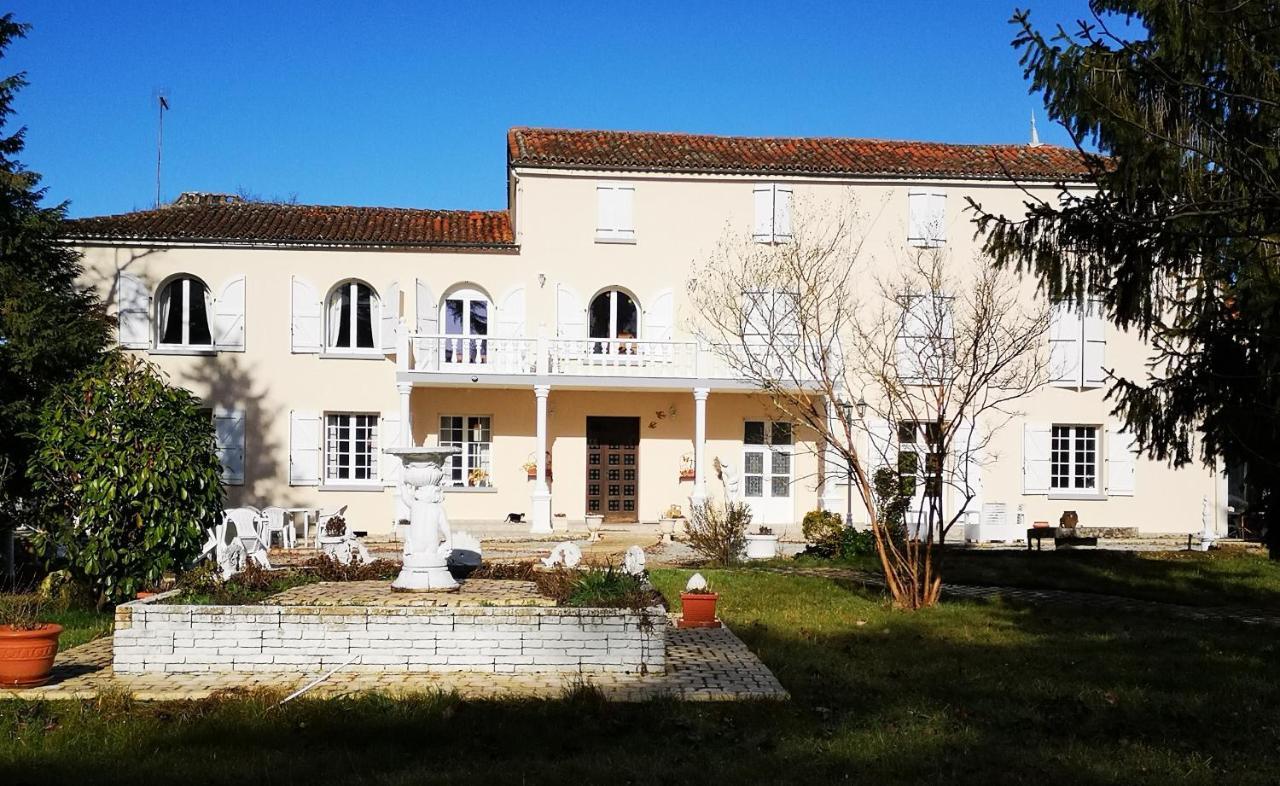 Le Clos Des Cedres B&B Ла-Рошфуко Екстер'єр фото